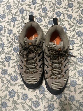 Men's Athletic Trail Shoes — Gray with Black & Orange Details